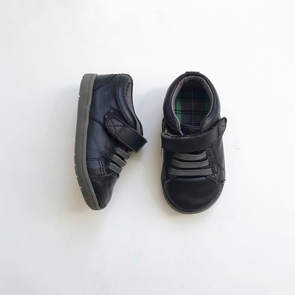 Tucker + Tate black faux lace leather shoes GUC 4W